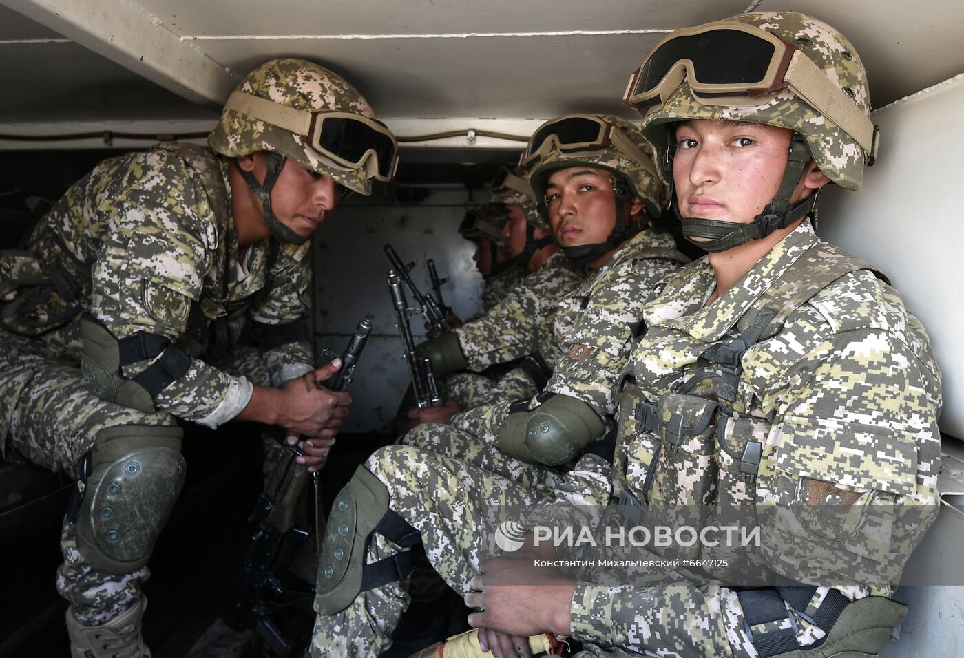 Военные учения ОДКБ "Рубеж-2021" в Киргизии