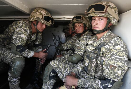 Военные учения ОДКБ "Рубеж-2021" в Киргизии