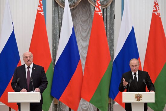 Переговоры президента РФ В. Путина с президентом Белоруссии А. Лукашенко