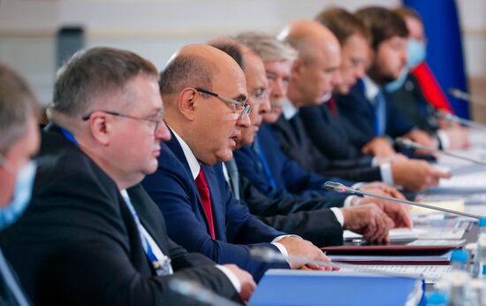 Премьер-министр РФ М. Мишустин принимает участие в заседании Совета Министров Союзного государства