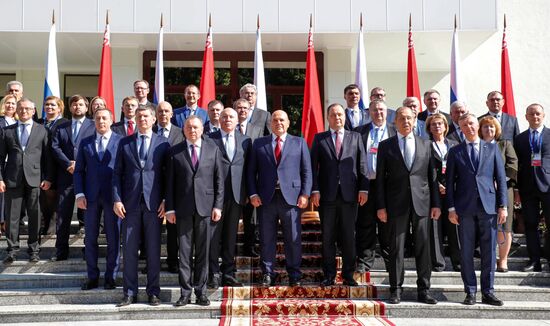 Премьер-министр РФ М. Мишустин принимает участие в заседании Совета Министров Союзного государства