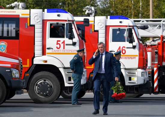 Похороны погибшего главы МЧС Е. Зиничева в Санкт-Петербурге