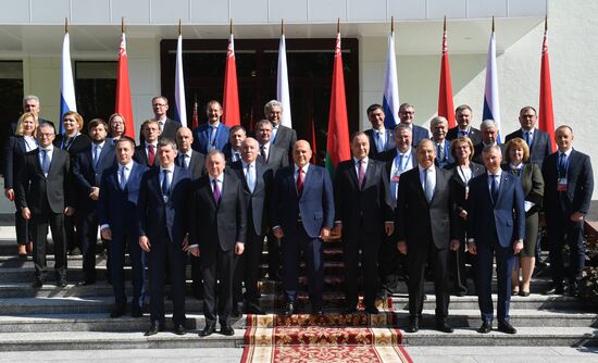 Премьер-министр РФ М. Мишустин принимает участие в заседании Совета Министров Союзного государства