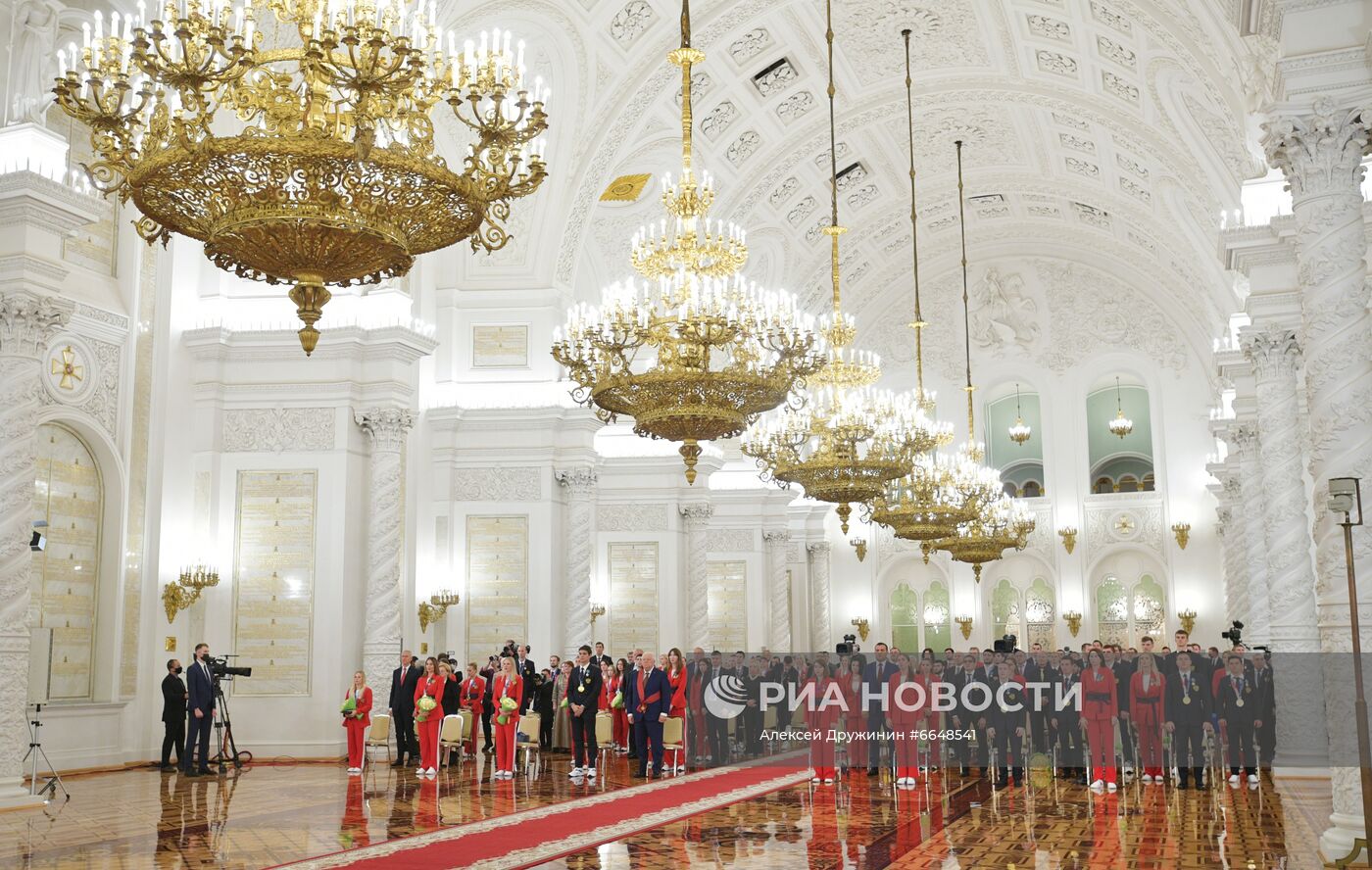 Президент РФ В. Путин встретился в Кремле с победителями и призёрами Игр XXXII Олимпиады в Токио