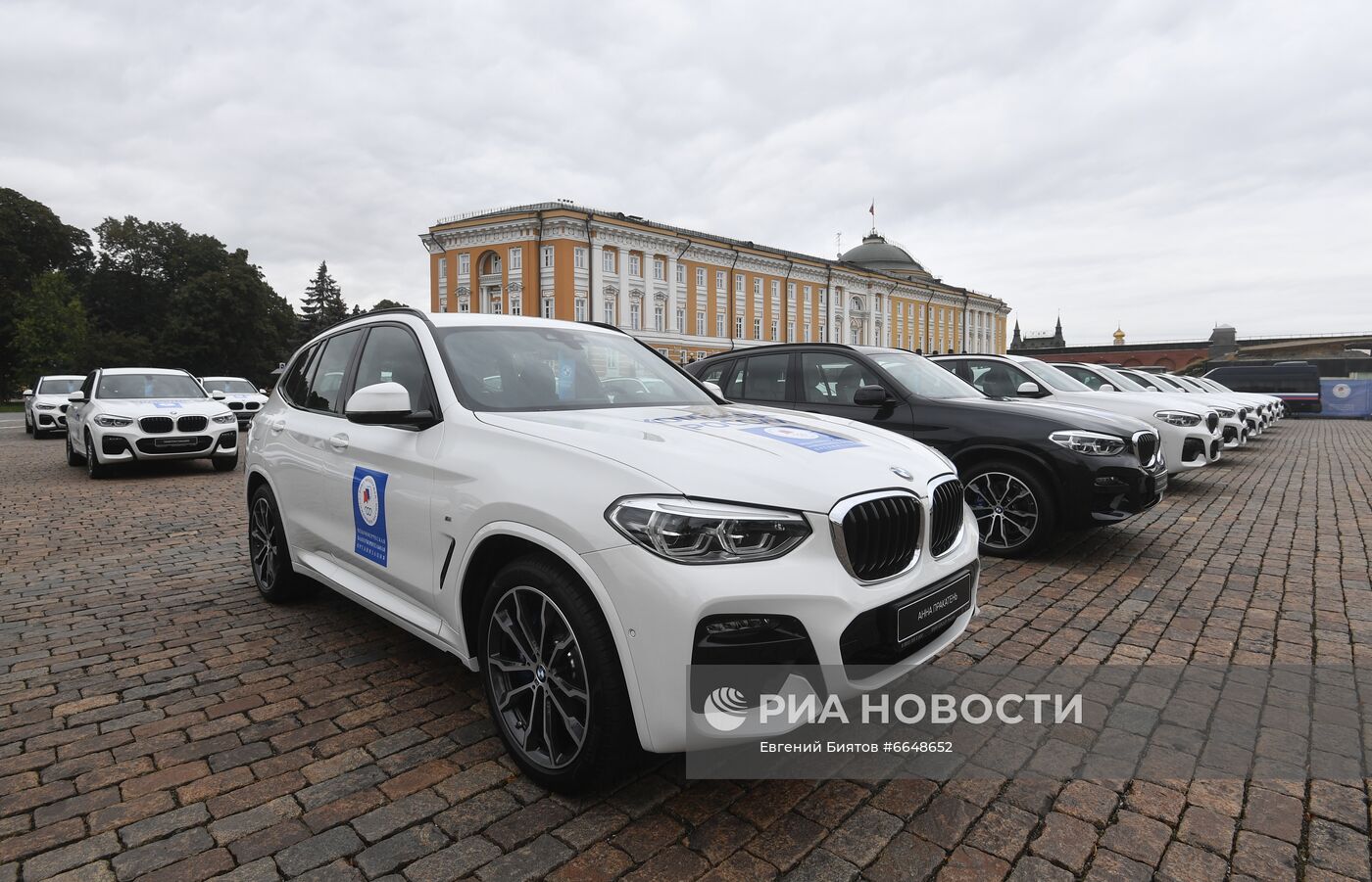 Вручение ключей от автомобилей победителям летней Олимпиады-2020 в Токио