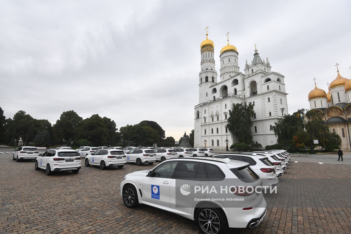 Вручение ключей от автомобилей победителям летней Олимпиады-2020 в Токио