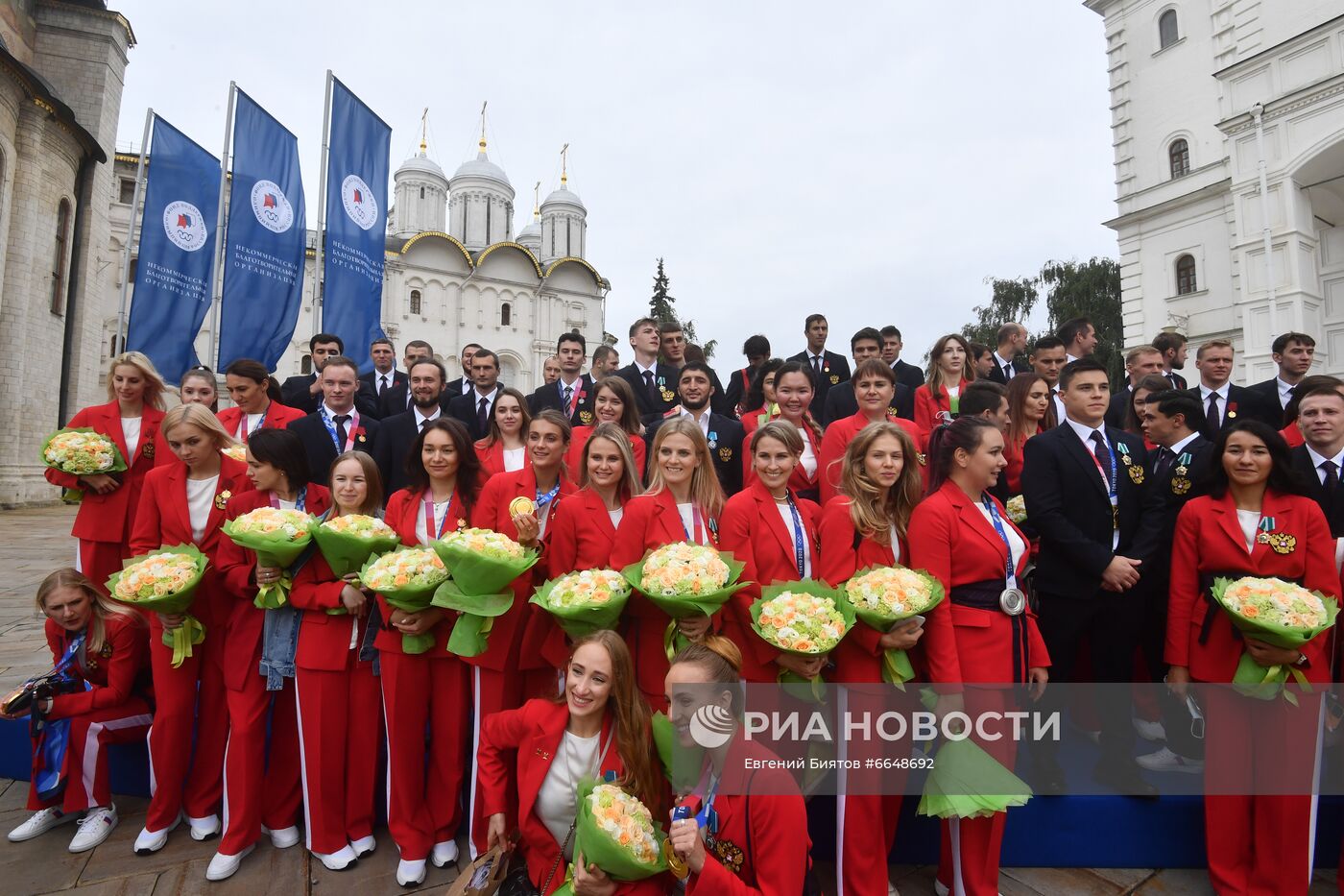 Вручение ключей от автомобилей победителям летней Олимпиады-2020 в Токио