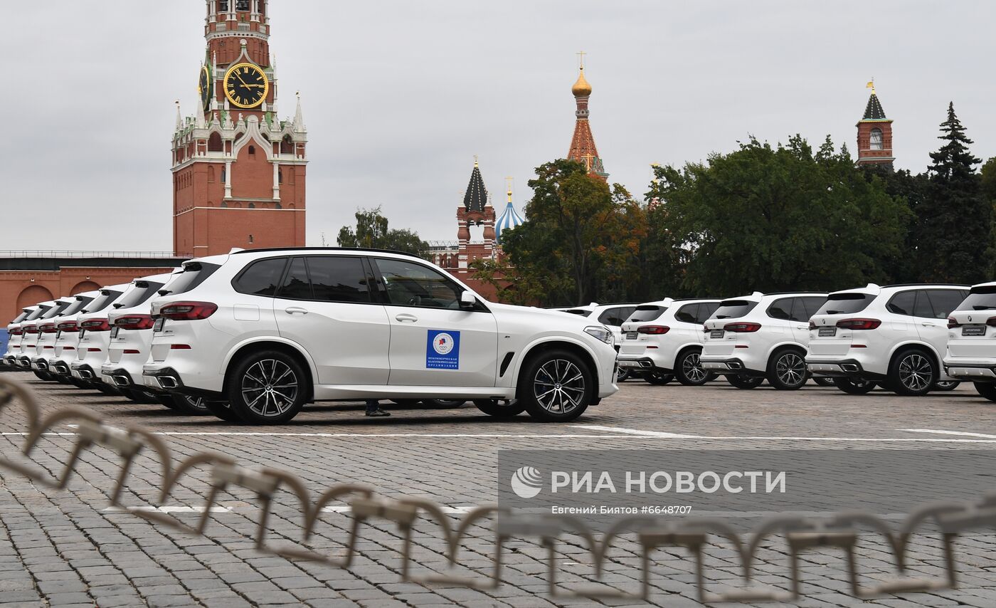 Вручение ключей от автомобилей победителям летней Олимпиады-2020 в Токио