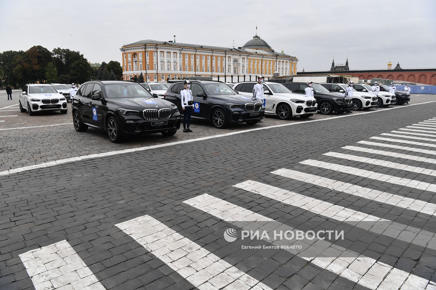 Вручение ключей от автомобилей победителям летней Олимпиады-2020 в Токио