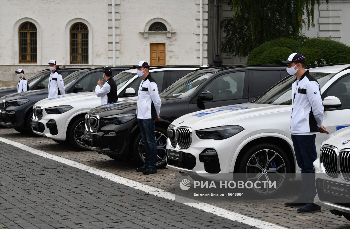 Вручение ключей от автомобилей победителям летней Олимпиады-2020 в Токио