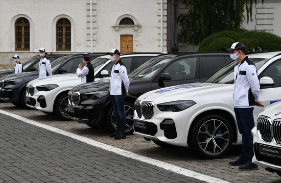 Вручение ключей от автомобилей победителям летней Олимпиады-2020 в Токио