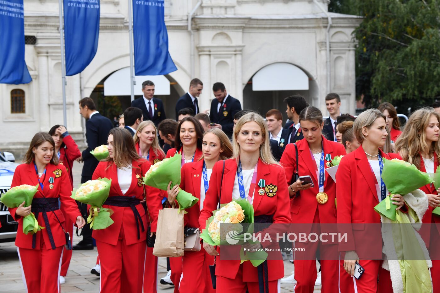 Вручение ключей от автомобилей победителям летней Олимпиады-2020 в Токио