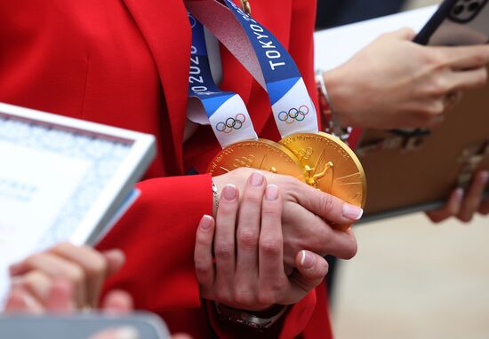 Вручение ключей от автомобилей победителям летней Олимпиады-2020 в Токио