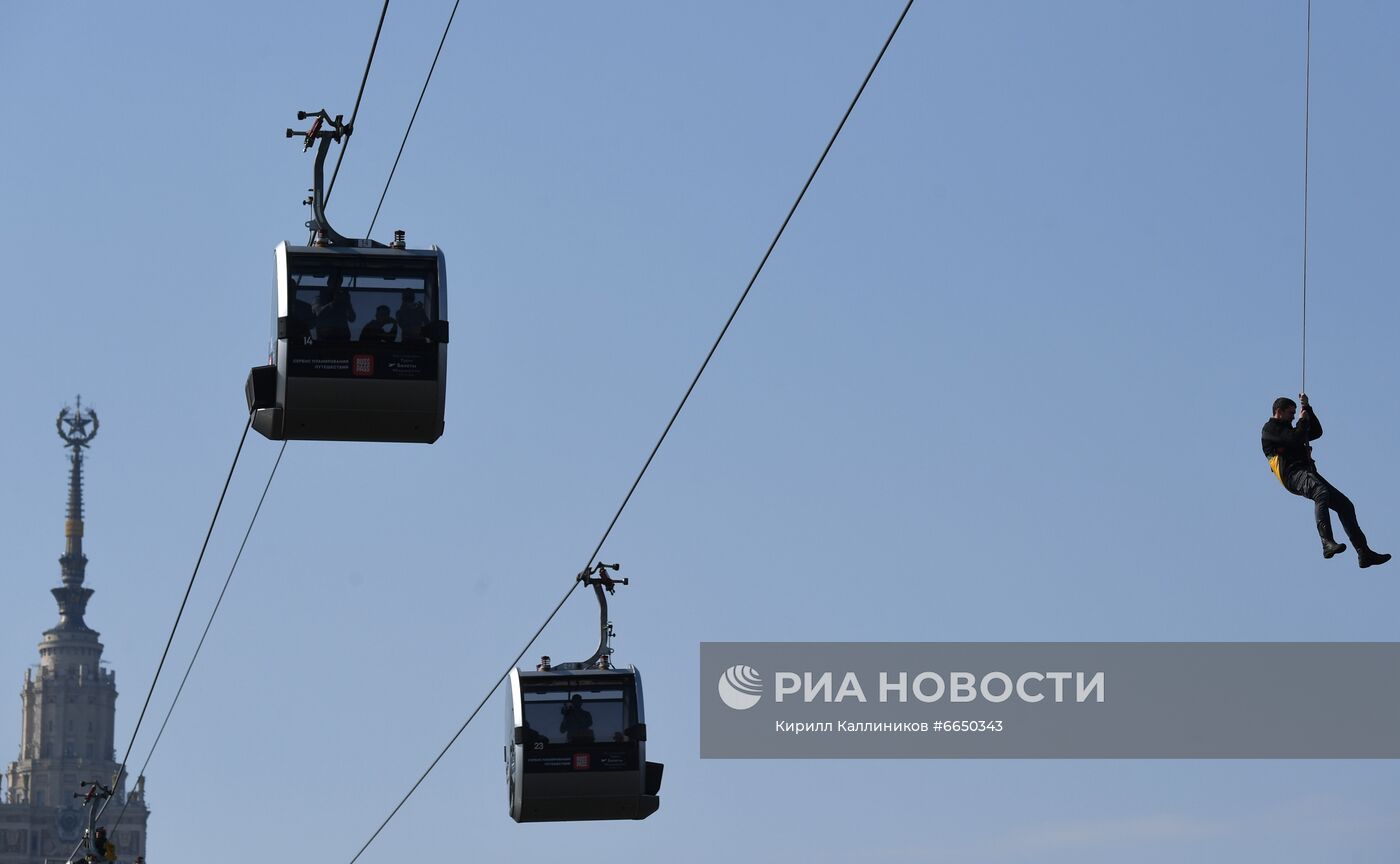 Учения спасателей на канатной дороге "Лужники-Воробьевы Горы"