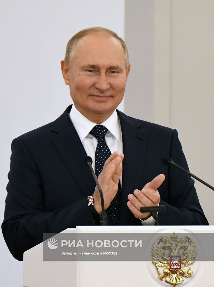 Встреча президента РФ В. Путина с победителями и призёрами XVI летних Паралимпийских игр в Токио
