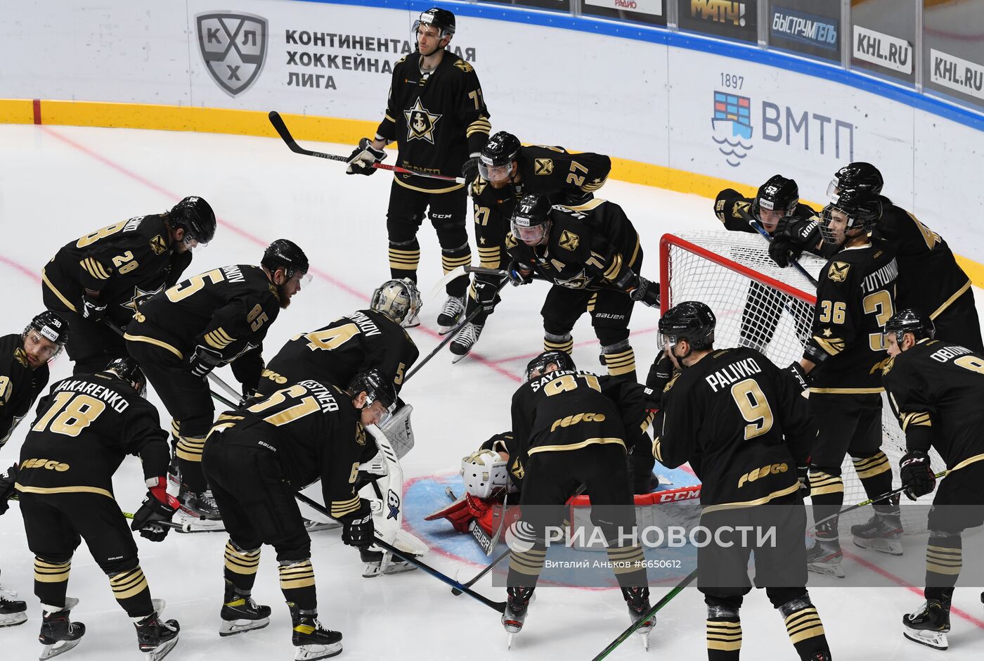 Хоккей. КХЛ. Матч "Адмирал" - "Динамо" (Москва)