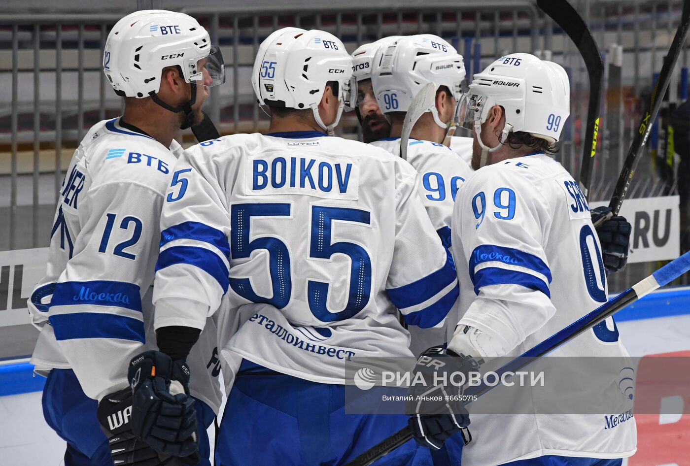 Хоккей. КХЛ. Матч "Адмирал" - "Динамо" (Москва)