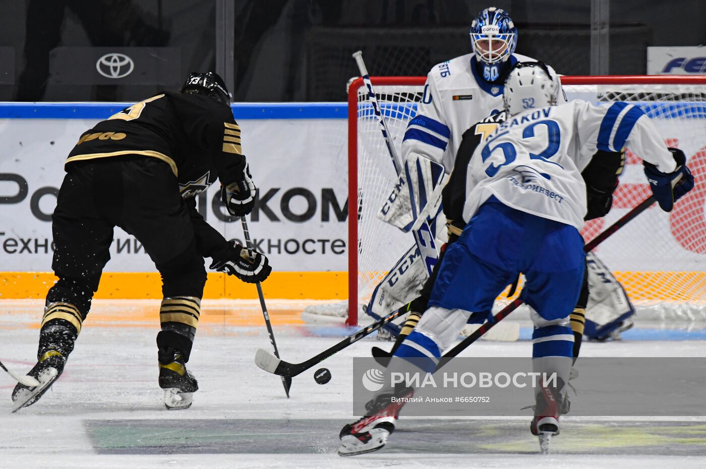 Хоккей. КХЛ. Матч "Адмирал" - "Динамо" (Москва)