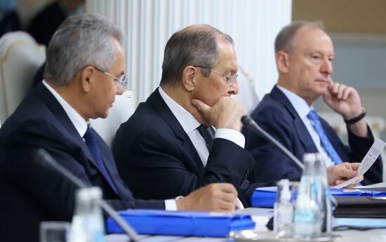 Совместное заседание министров иностранных дел, министров обороны и секретарей совбезов ОДКБ в Душанбе