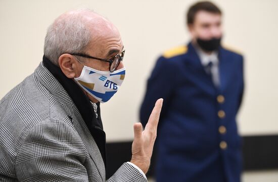 Рассмотрение жалобы на приговор актеру М. Ефремову