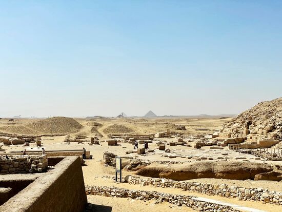 Южная усыпальница и пирамида Джосера в Египте