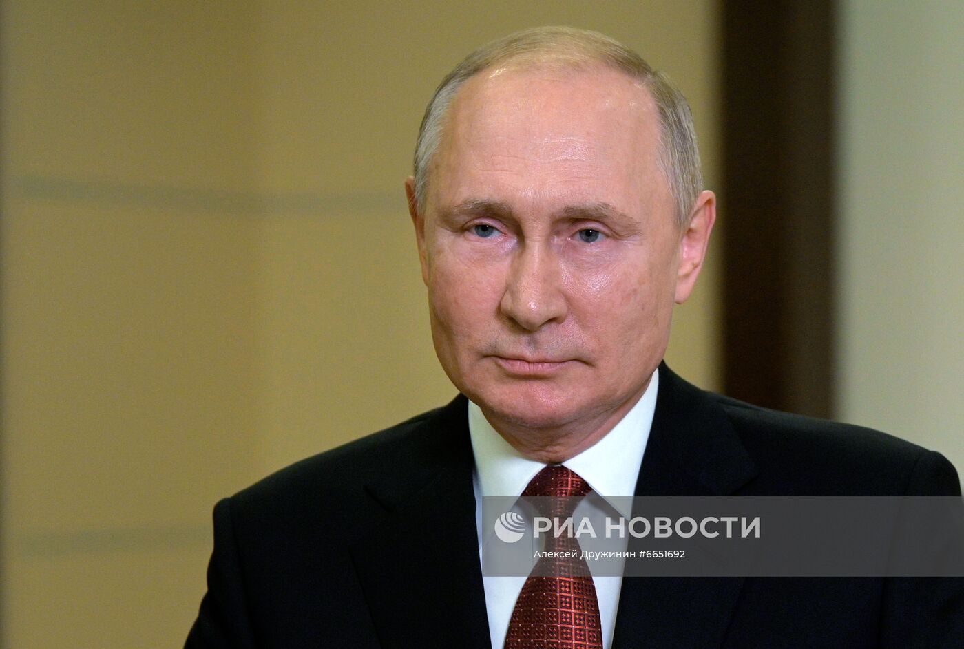 Обращение президента РФ В. Путина к гражданам России в преддверии выборов депутатов Госдумы РФ