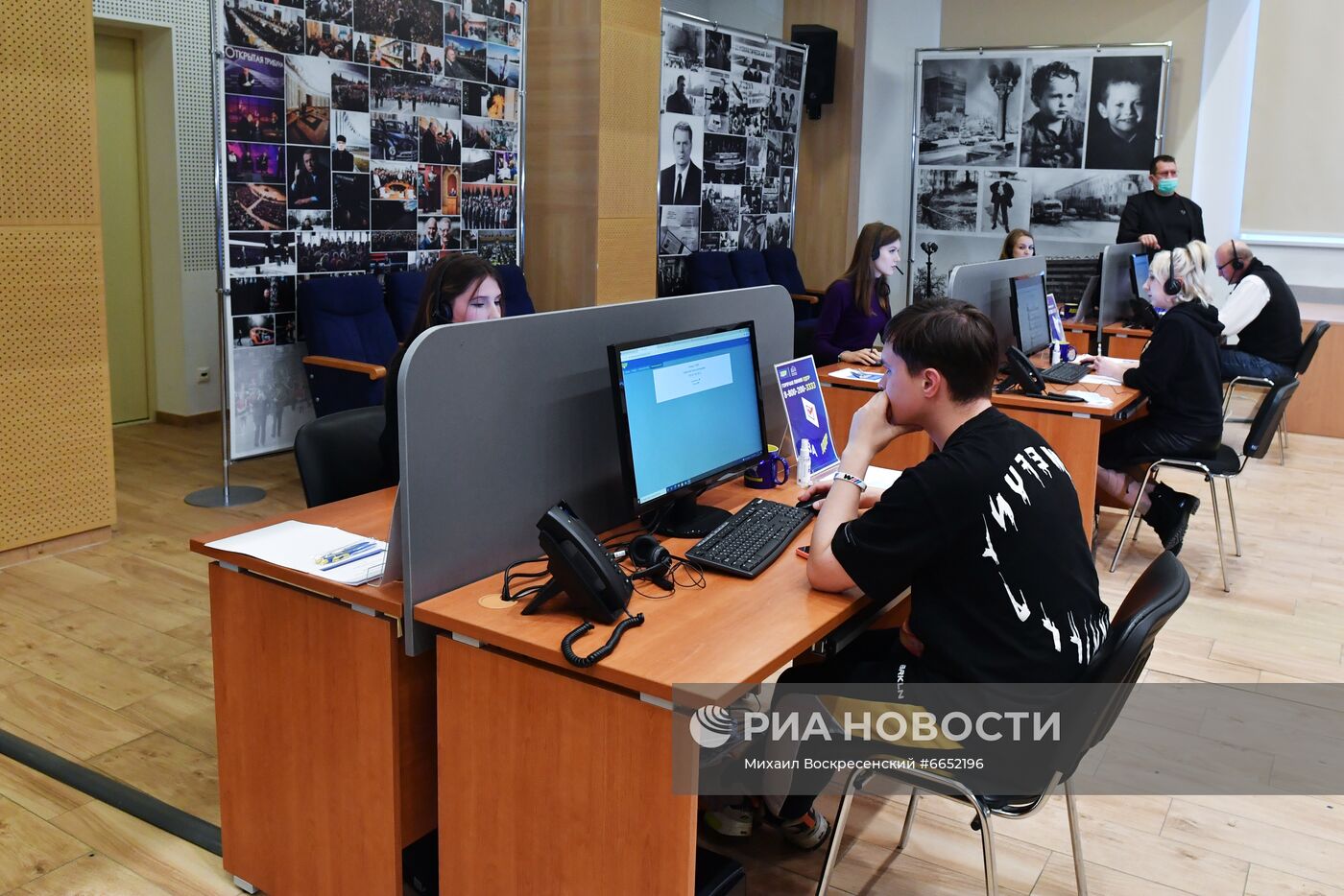 Штаб ЛДПР по контролю за ходом голосования на выборах в Госдуму начал работу в Москве