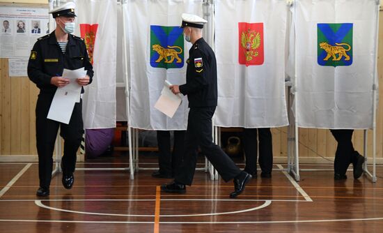 В России стартовали выборы депутатов Госдумы, законодательных органов и глав субъектов федерации