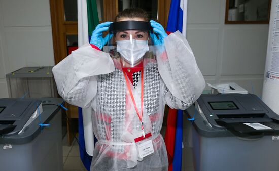 В России стартовали выборы депутатов Госдумы, законодательных органов и глав субъектов федерации