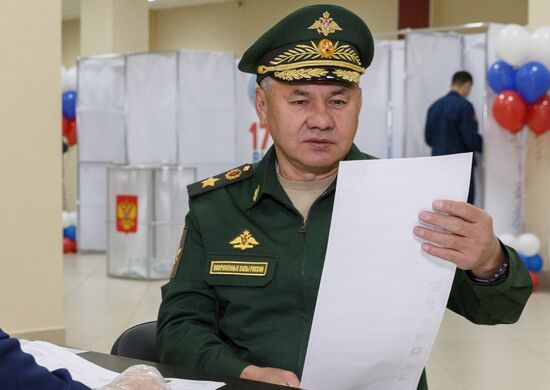 Министр обороны РФ  С. Шойгу проголосовал на выборах депутатов Госдумы