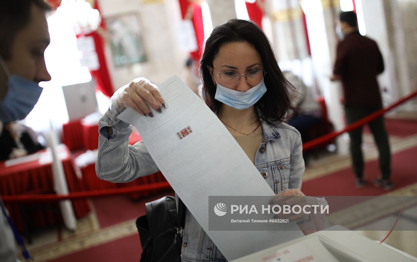 В России стартовали выборы депутатов Госдумы, законодательных органов и глав субъектов федерации В России стартовали выборы депутатов Госдумы, законодательных органов и глав субъектов федерации