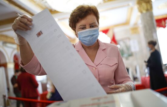 В России стартовали выборы депутатов Госдумы, законодательных органов и глав субъектов федерации