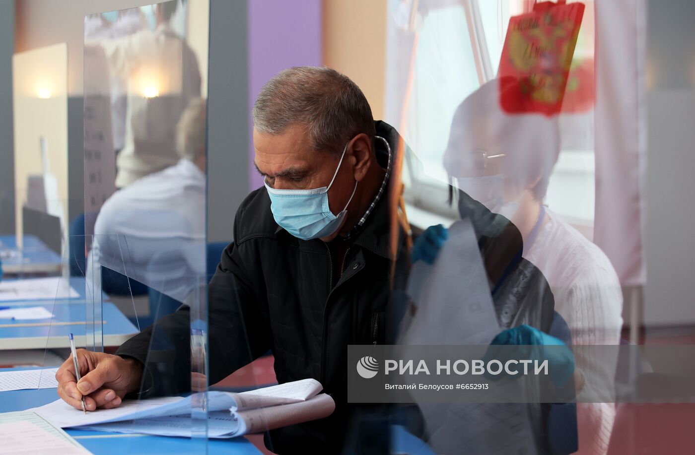 В России стартовали выборы депутатов Госдумы, законодательных органов и глав субъектов федерации