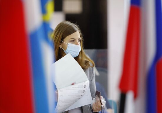 В России стартовали выборы депутатов Госдумы, законодательных органов и глав субъектов федерации