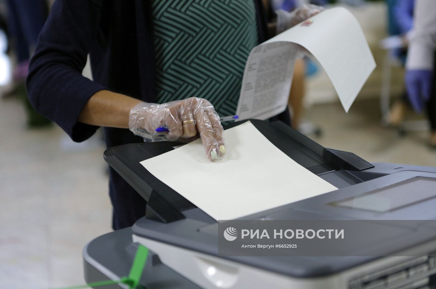 В России стартовали выборы депутатов Госдумы, законодательных органов и глав субъектов федерации