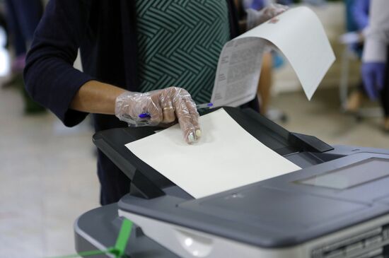 В России стартовали выборы депутатов Госдумы, законодательных органов и глав субъектов федерации