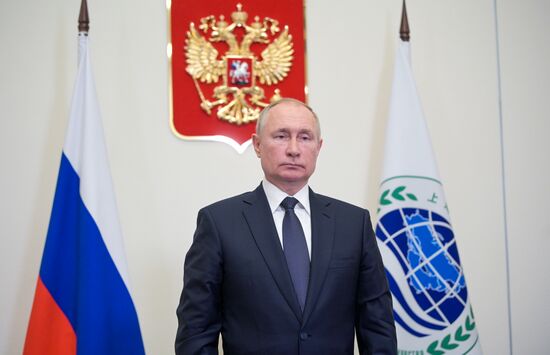 Президент РФ В. Путин по видеосвязи принял участие в заседании Совета глав государств - членов ШОС