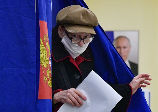 В России стартовали выборы депутатов Госдумы, законодательных органов и глав субъектов федерации