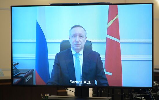 Президент РФ В. Путин встретился с губернатором Санкт-Петербурга А. Бегловым