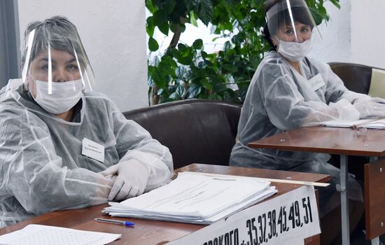 В России стартовали выборы депутатов Госдумы, законодательных органов и глав субъектов федерации