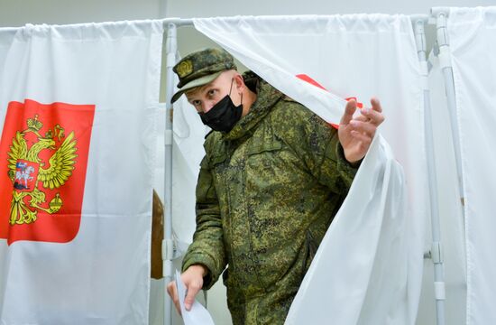 В России стартовали выборы депутатов Госдумы, законодательных органов и глав субъектов федерации