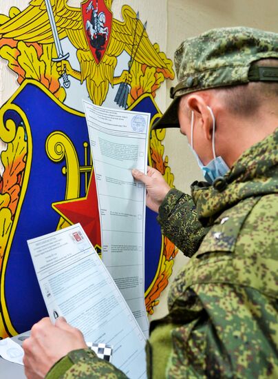 В России стартовали выборы депутатов Госдумы, законодательных органов и глав субъектов федерации