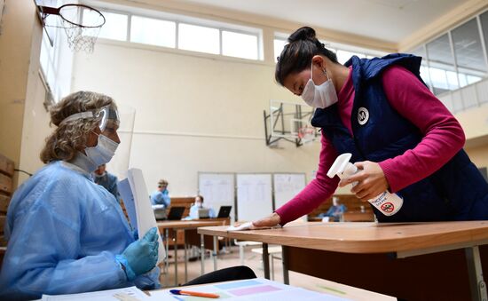 В России стартовали выборы депутатов Госдумы, законодательных органов и глав субъектов федерации