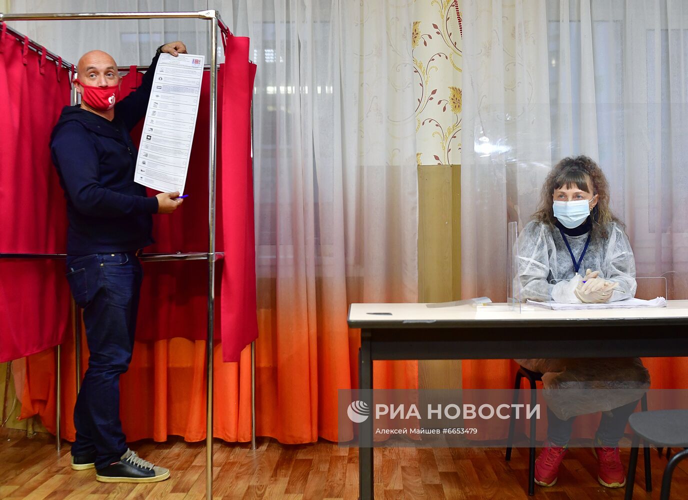 В России стартовали выборы депутатов Госдумы, законодательных органов и глав субъектов федерации