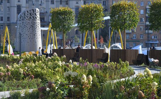 В Москве открыли часть нового парка на Павелецкой площади