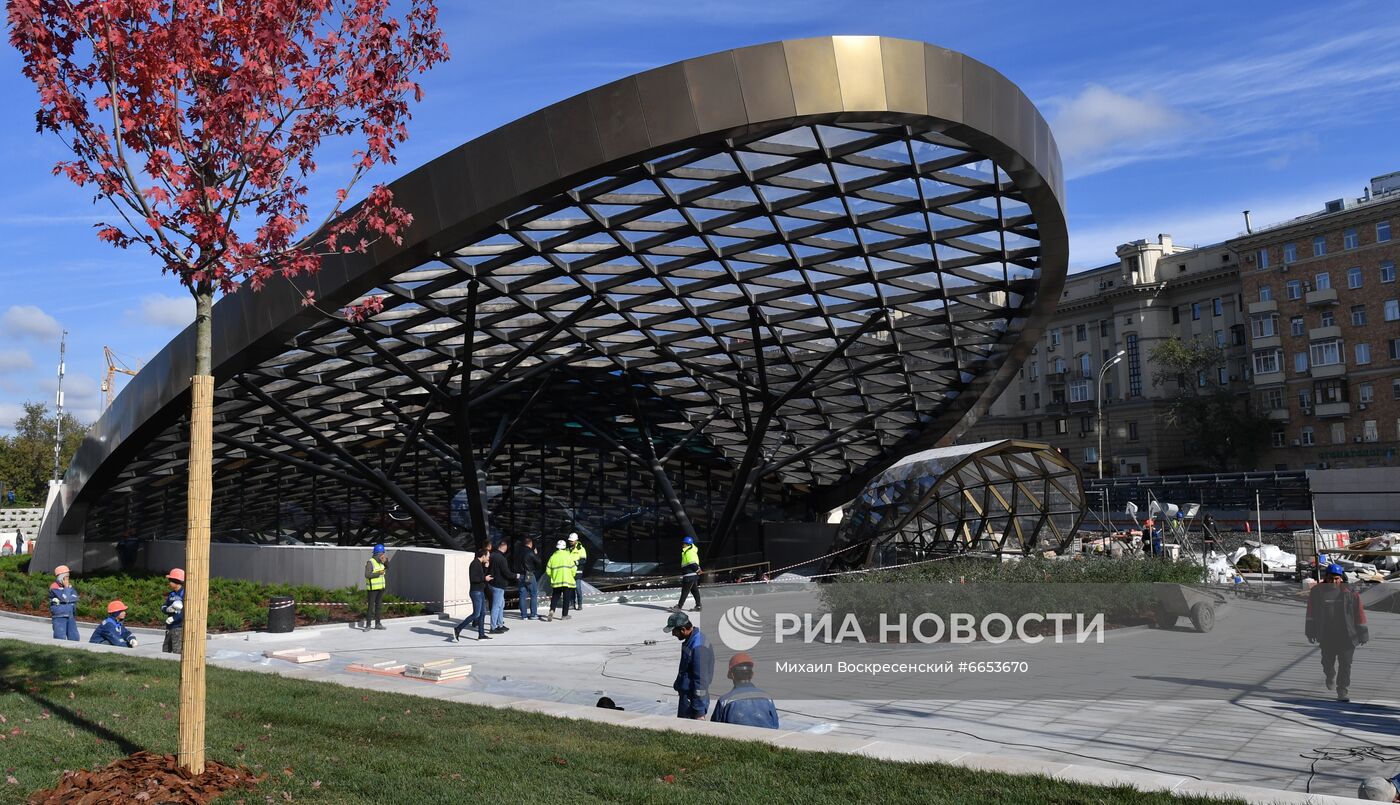 В Москве открыли часть нового парка на Павелецкой площади