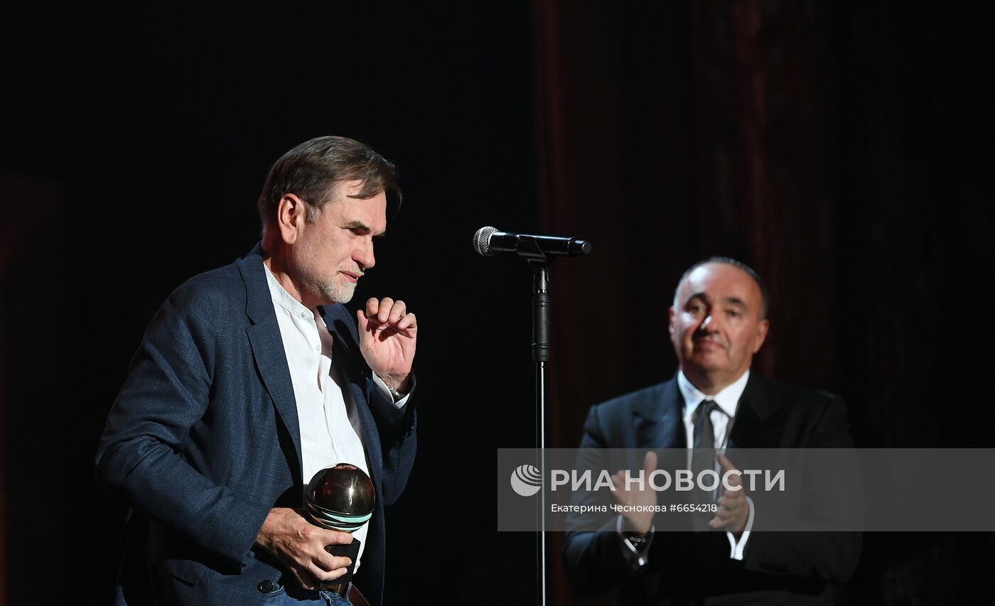 Церемония открытия фестиваля российского кино "Кинотавр"