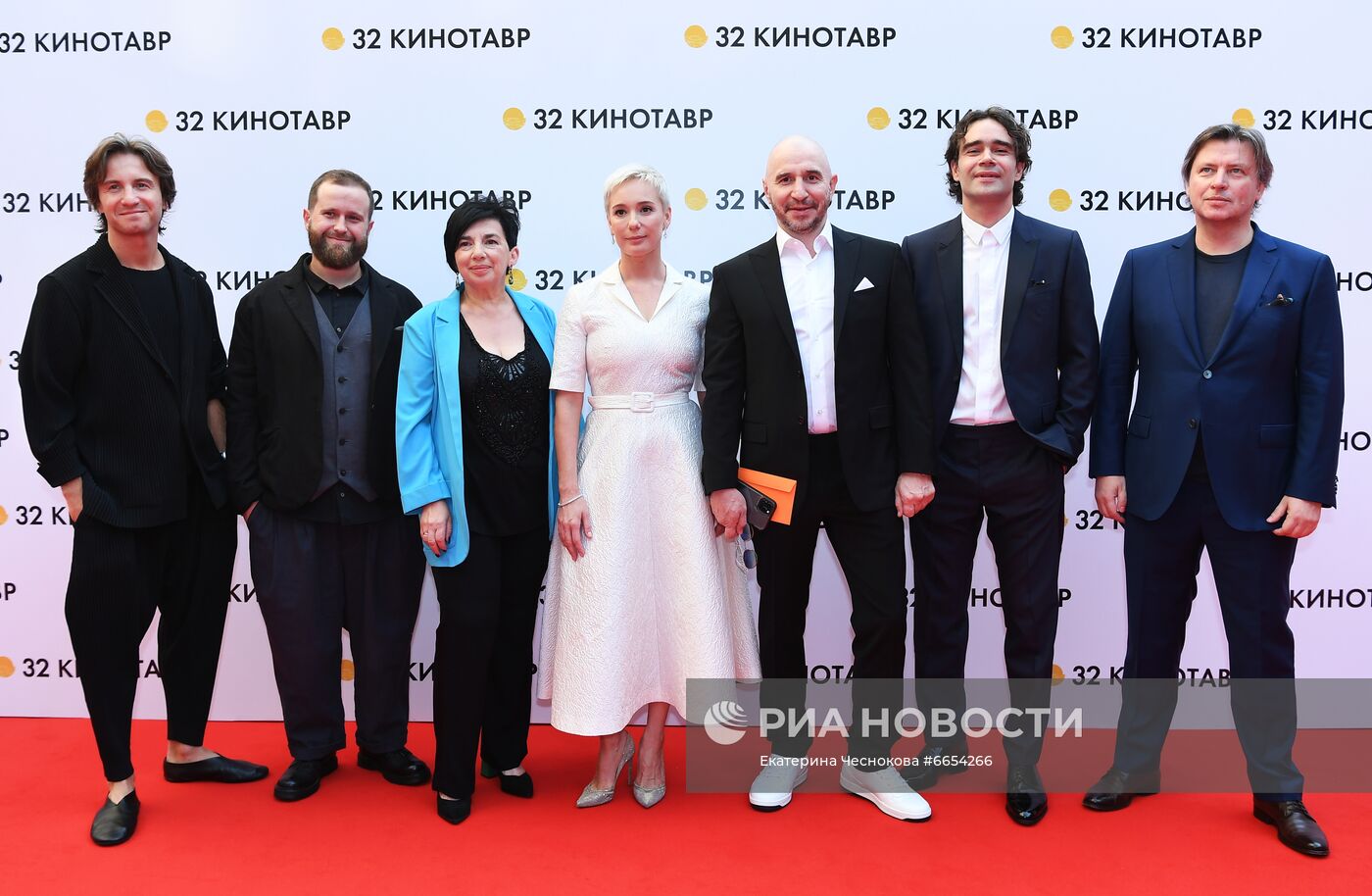 Церемония открытия фестиваля российского кино "Кинотавр"