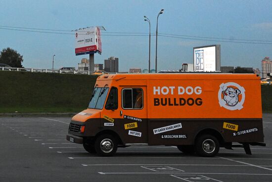 Открытие сети ресторанов Гарика Харламова "Hot Dog Bulldog"