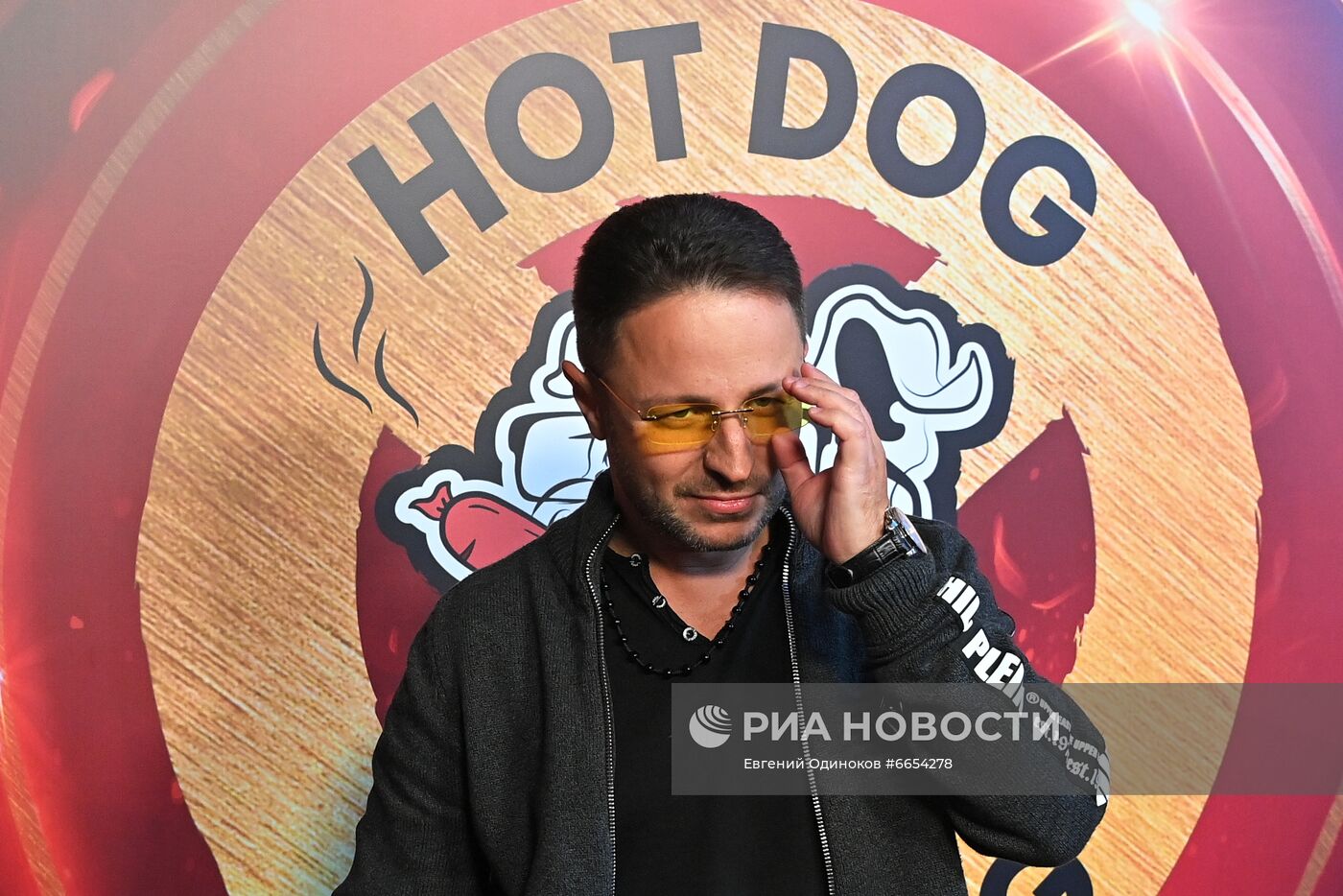 Открытие сети ресторанов Гарика Харламова "Hot Dog Bulldog"